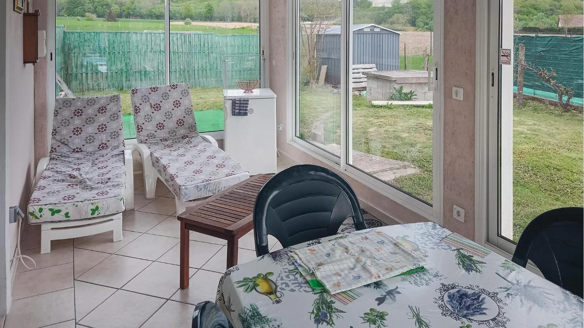 Holiday home Beautiful Home In Flacheres With Kitchen